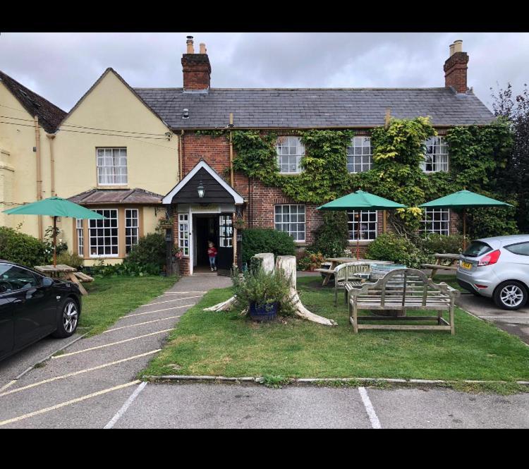 The Compasses Inn Fordingbridge Exterior photo